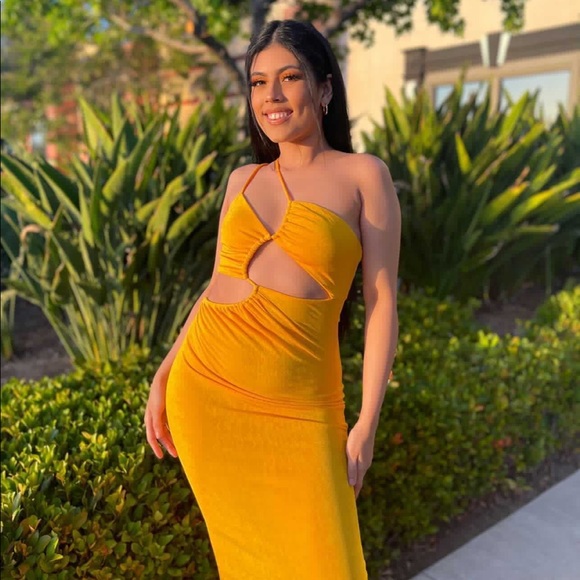 Cutout midi dress - Picture 5 of 9